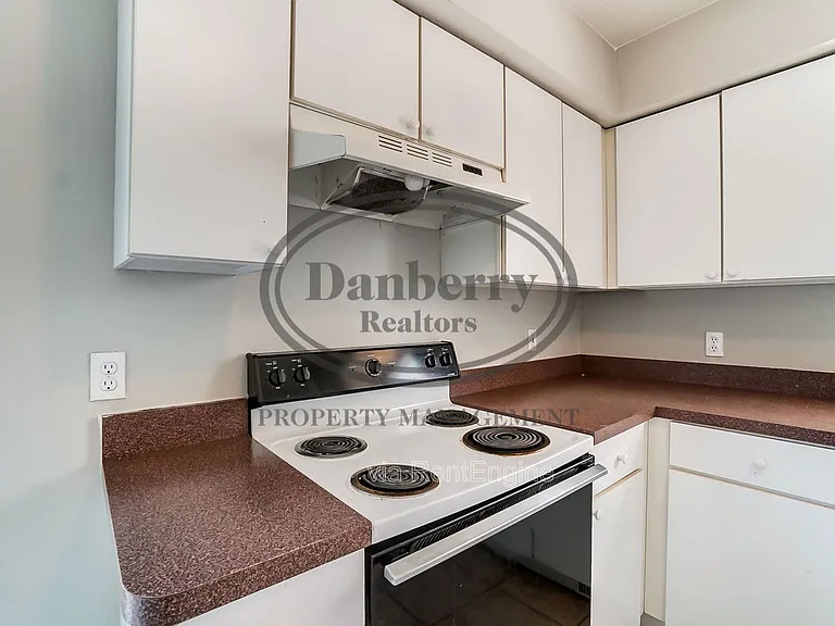 3704 Willow Run Dr — Photo 10