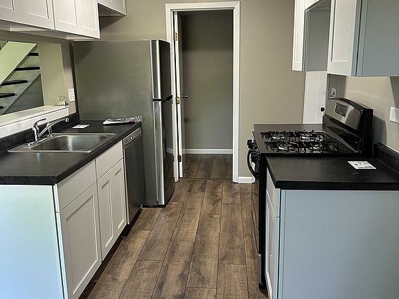5th image of 303 Somerset Ln #303