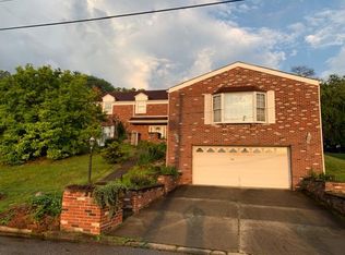612 Woodridge Dr, Glen Dale, WV