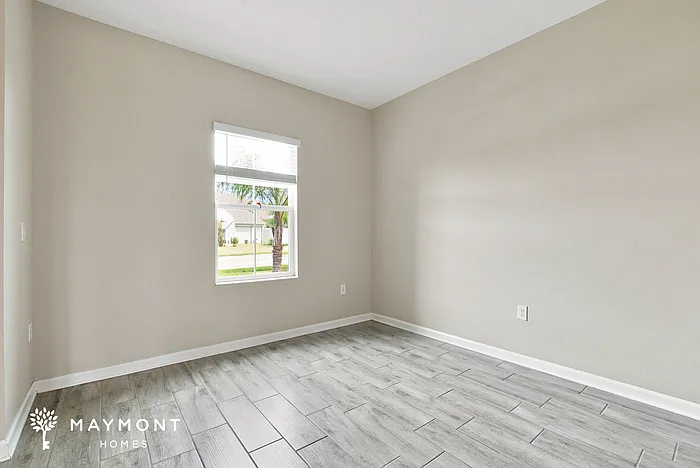 1693 Chatsworth Cir — Photo 13