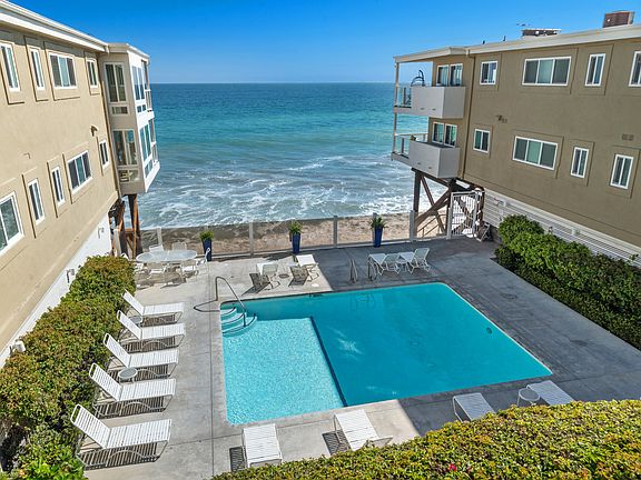 3rd image of 22626 Pacific Coast Hwy APT 1