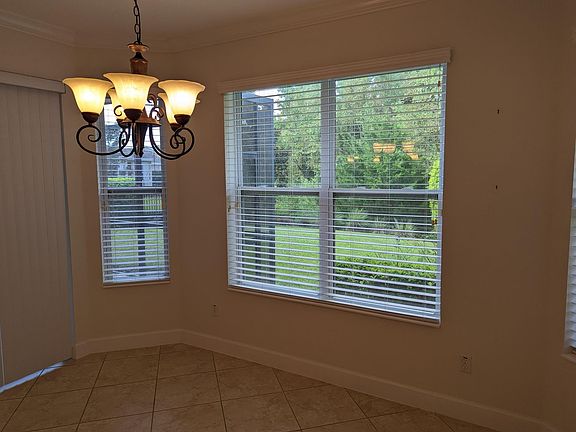 4th image of 1630 Victoria Gardens Dr