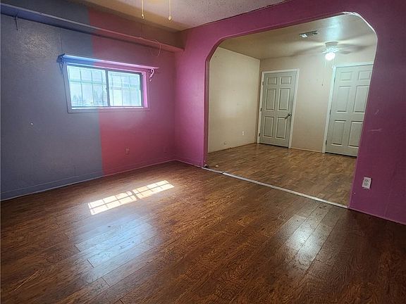 3rd image of 441 Cheyenne St