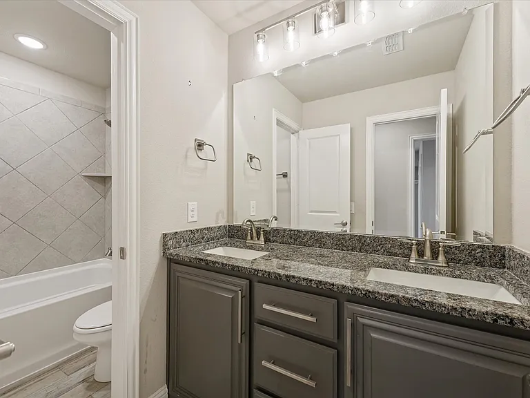 2413 Loxley Dr — Photo 14