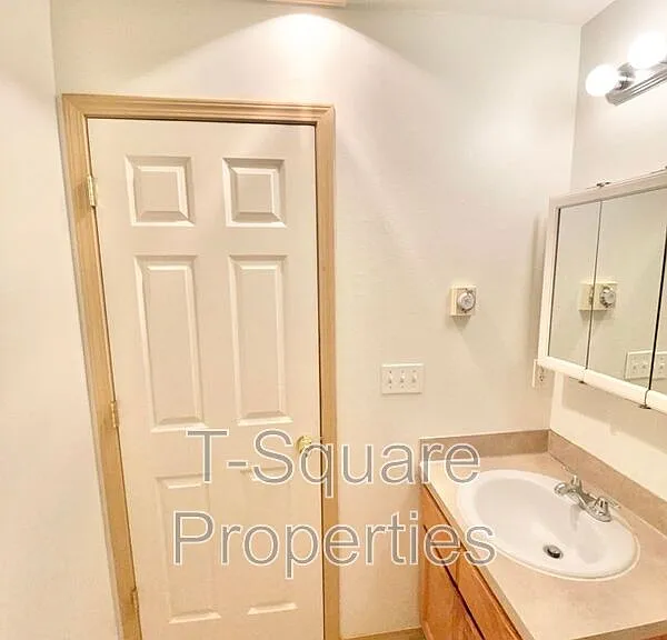 717 Cedar Ave #103 — Photo 6