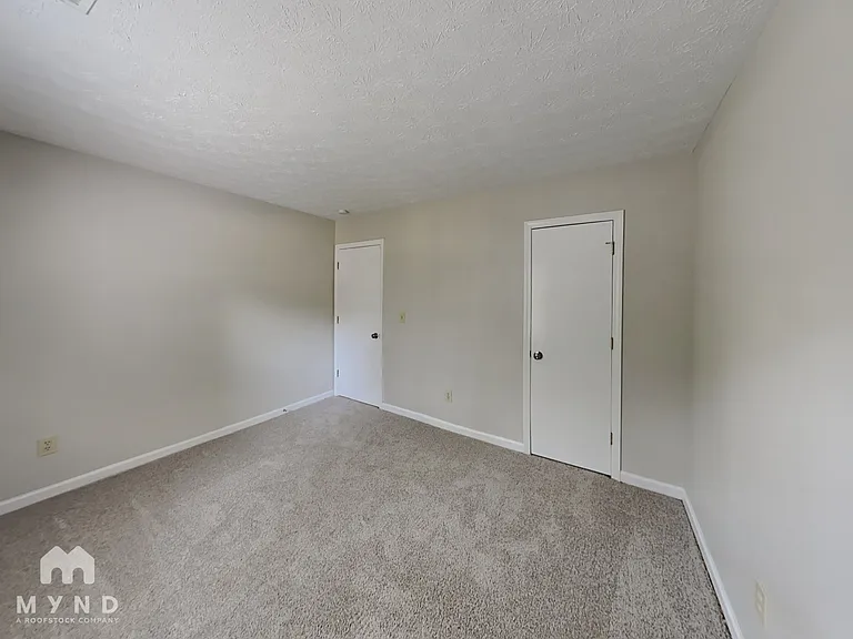 5631 Regency Manor Ct — Photo 18