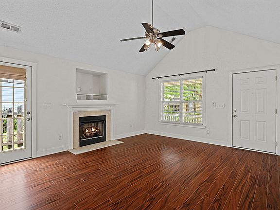 3rd image of 13605 Glencreek Ln