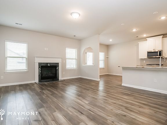 4th image of 401 Tavistock Ct