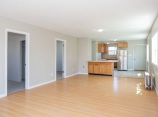 31-33 Grover St, Springfield, MA 01104