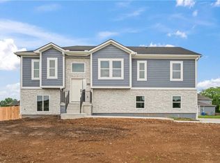 802 W Rader St, Lees Summit, MO 64086