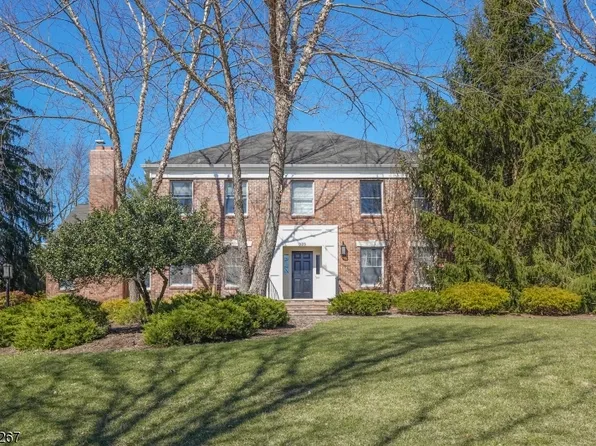 323 W Saddle River Rd, Upper Saddle River Boro, NJ 07458