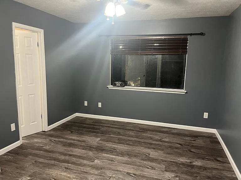 1417 Kraft Ave — Photo 27