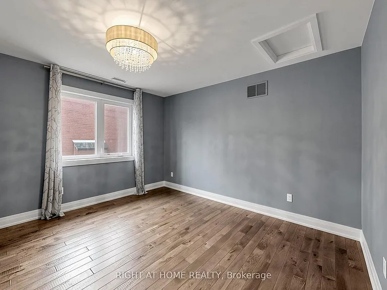 67 Bonnyview Dr — Photo 39