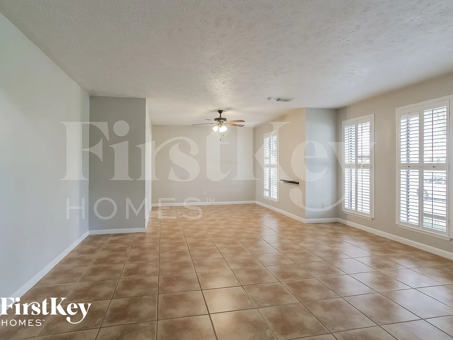 4 bed, 2.0 bath, 2339 sqft, $1,910 — Photo 3