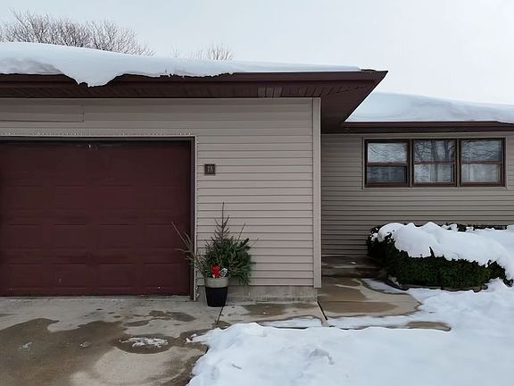 4th image of 7 Heather Dr #B