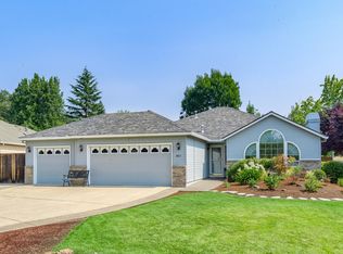 951 Rimrock Cir, Medford, OR 97504