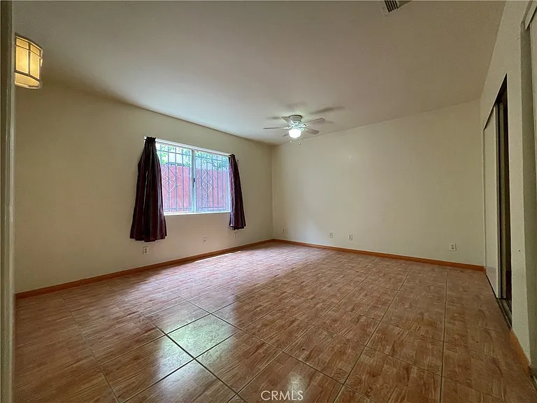 1349 Walnut Ave — Photo 7