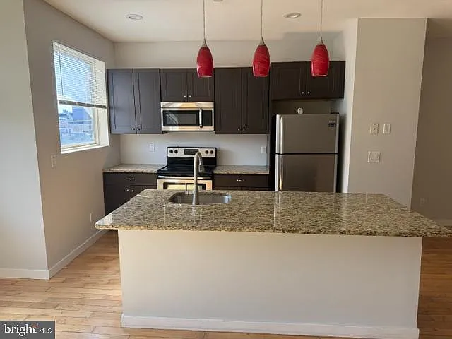 2029 E Fletcher St #8 — Photo 1