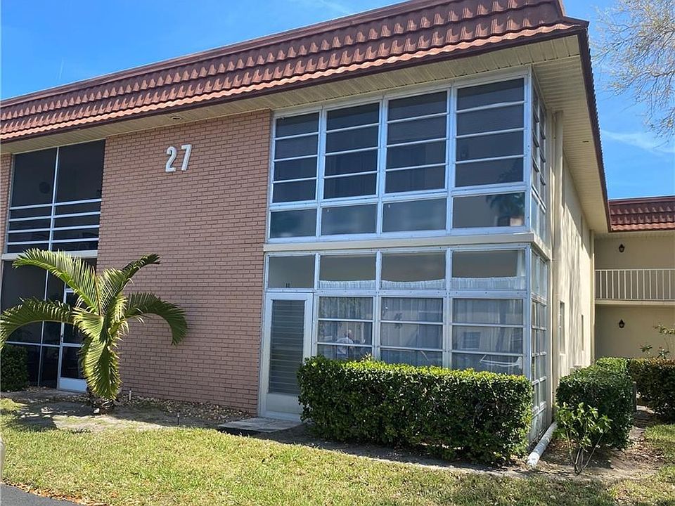 1st image of 27 Vista Gardens Trl