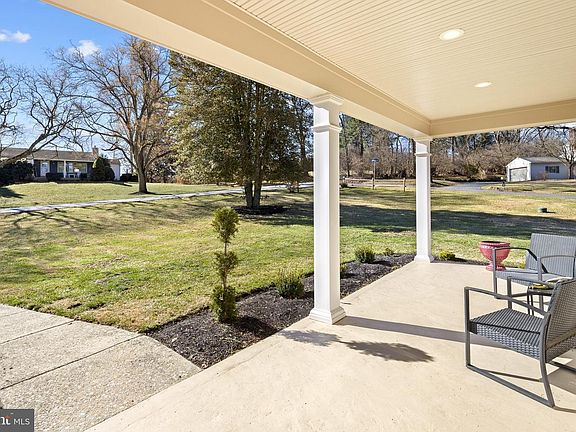 5th image of 209 Cheyney Dr