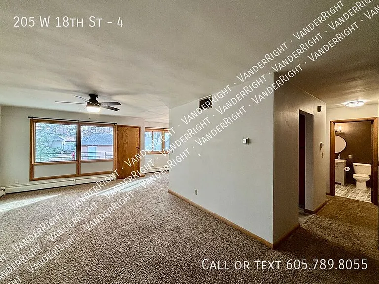 205 W 18th St — Photo 30