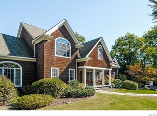 2 Red Oak Trl, Cortlandt Manor, NY 10567