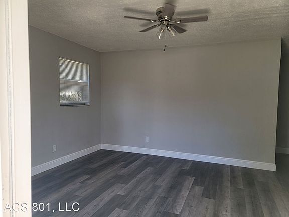 2nd image of 801 SW 29th St #10872884