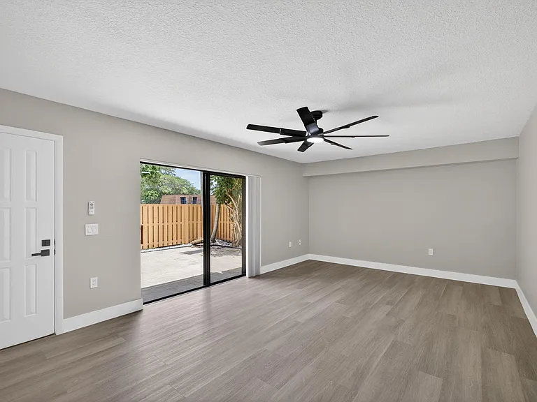 246 Charter Way — Photo 7