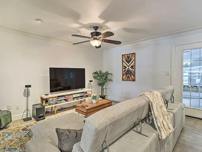 411 Ramble Ln — Photo 10