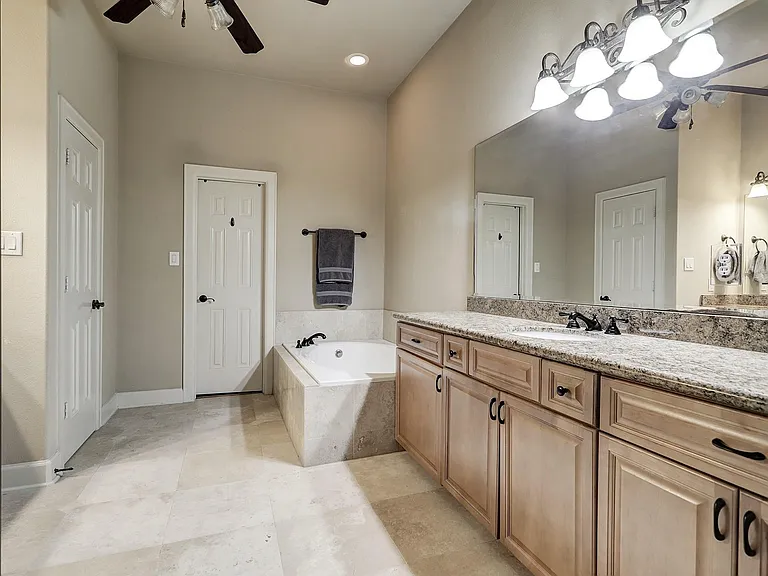 6513 Taggart St #A — Photo 11