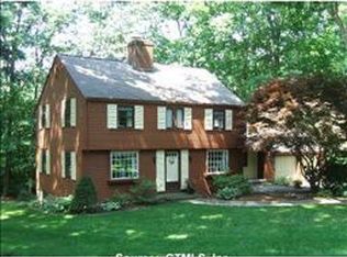 37 Steep Hollow Ln, West Hartford, CT 06107
