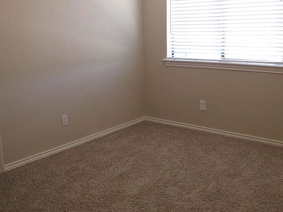 4th image of 900 Kilkenny Ct APT C