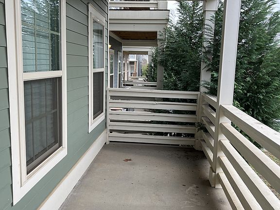 3rd image of 143 Laurel Way
