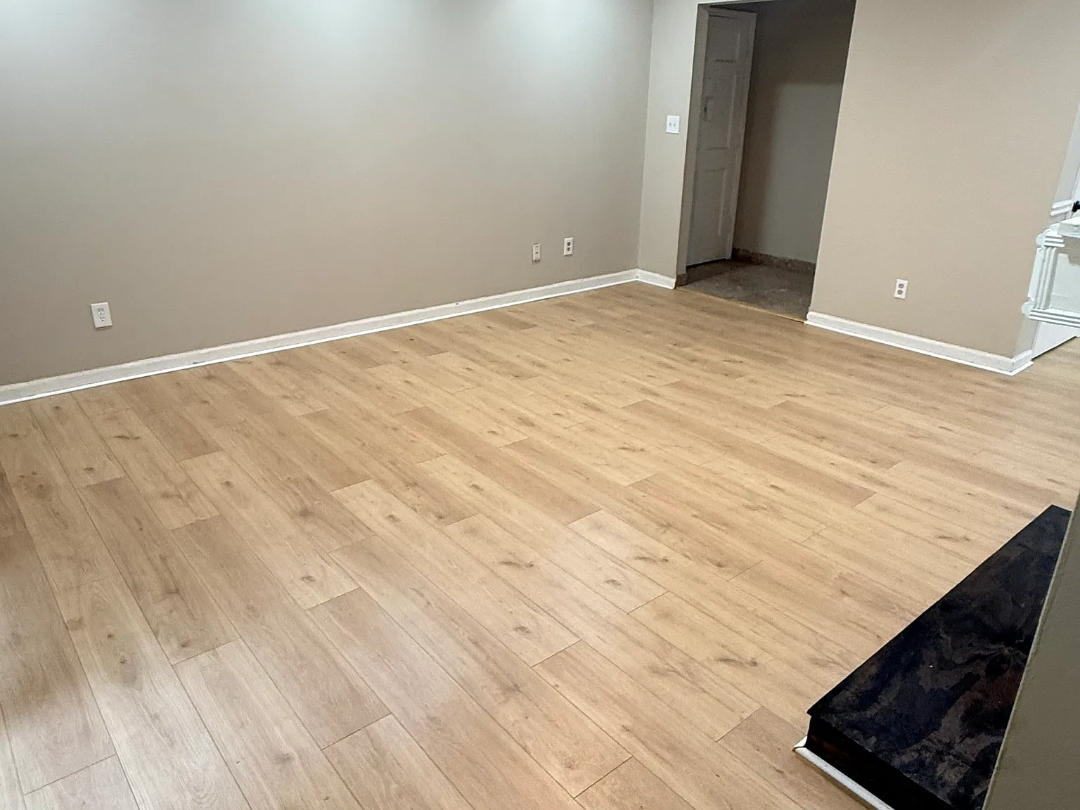 3 bed, 2.0 bath, 1628 sqft, $1,400 — Photo 2