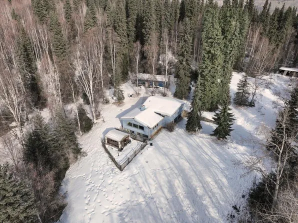 1893 Woodbine Dr, Fairbanks, AK 99709