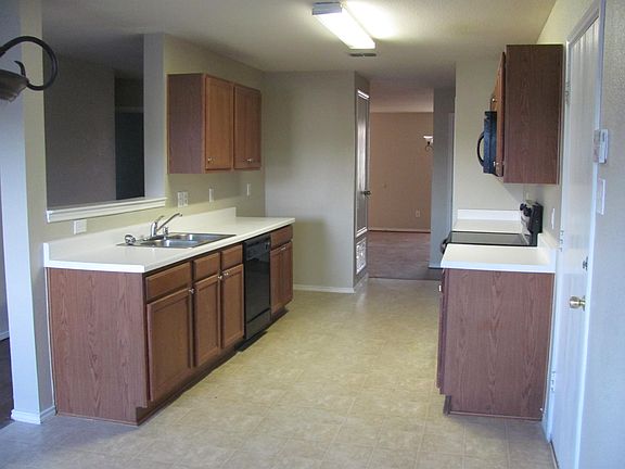 5th image of 1220 Cyprus Dr