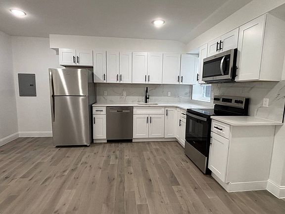 2nd image of 1159 S 12th St Floor 2