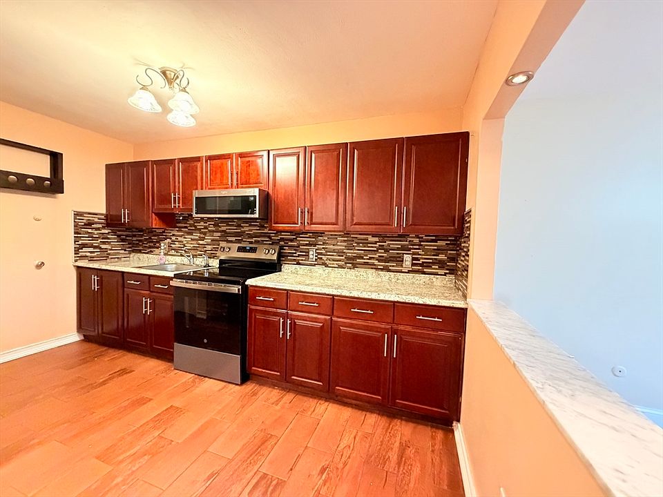 1st image of 116 Spring St APT C10