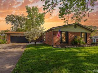 273 White Tree Ln, Ballwin, MO