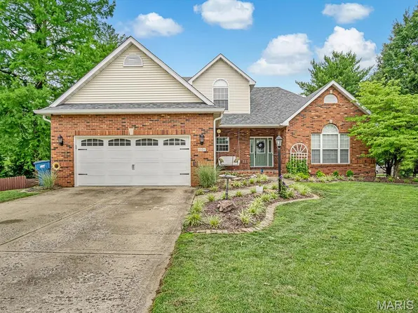 1101 Timberlake Dr, Edwardsville, IL 62025