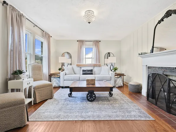 (undisclosed Address), Bowling Green, KY 42104