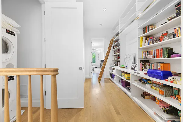 Rented by REAL New York | media 27