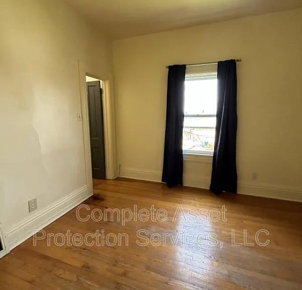114 1/2 I St — Photo 12