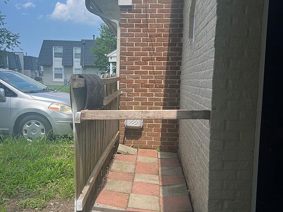 5th image of 5607 Dodington Ct