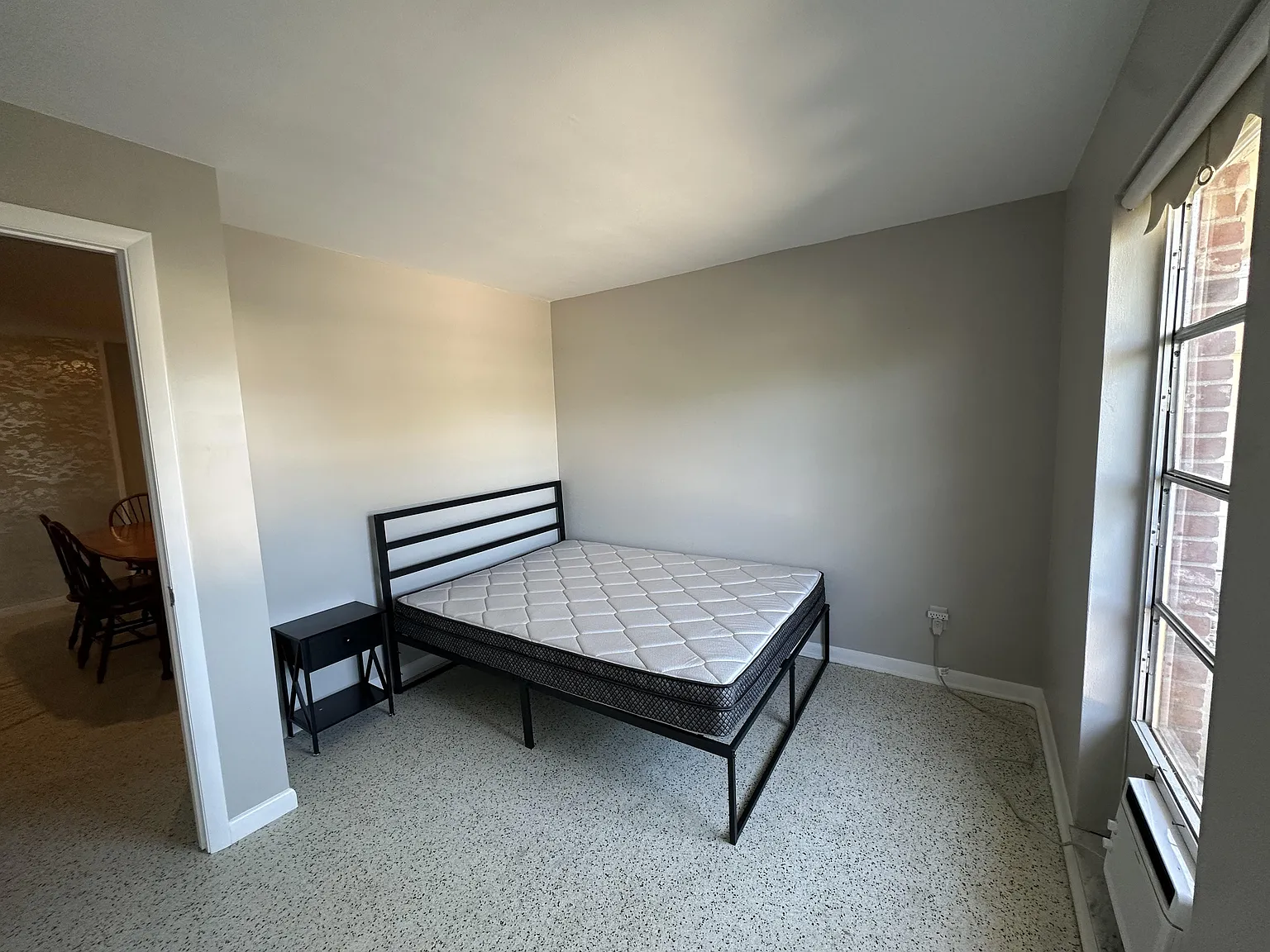 4 bed, 3.0 bath, 3200 sqft, $862 — Photo 3