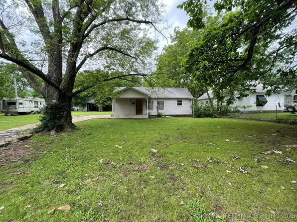 321 N Pettit Ave, Hominy, OK 74035