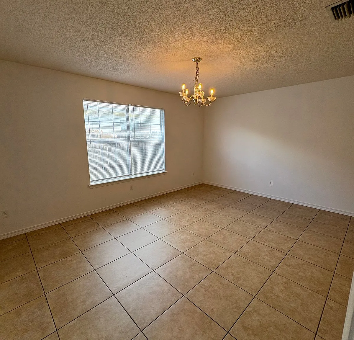 953 Southern Oaks Court — Photo 4
