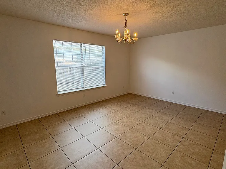 953 Southern Oaks Ct — Photo 4