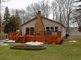 928 River Terrace Dr, Johnsburg, IL 60051