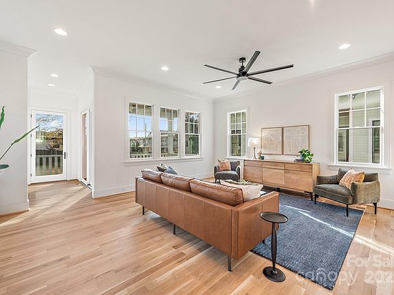 4th image of 307 Coxe Ave